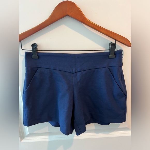 Lilly Pulitzer Short - Picture 2 of 15